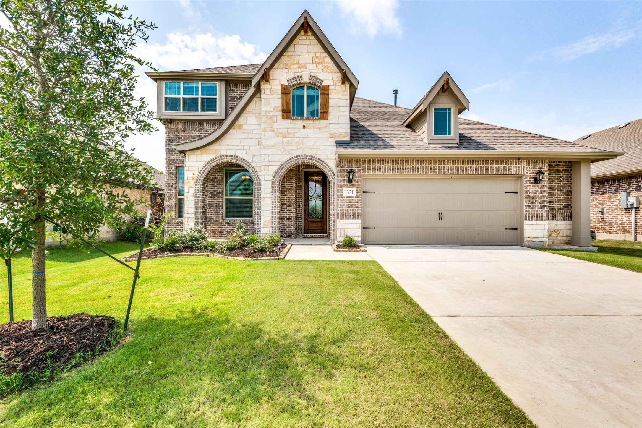 1320 Arrowwood Drive