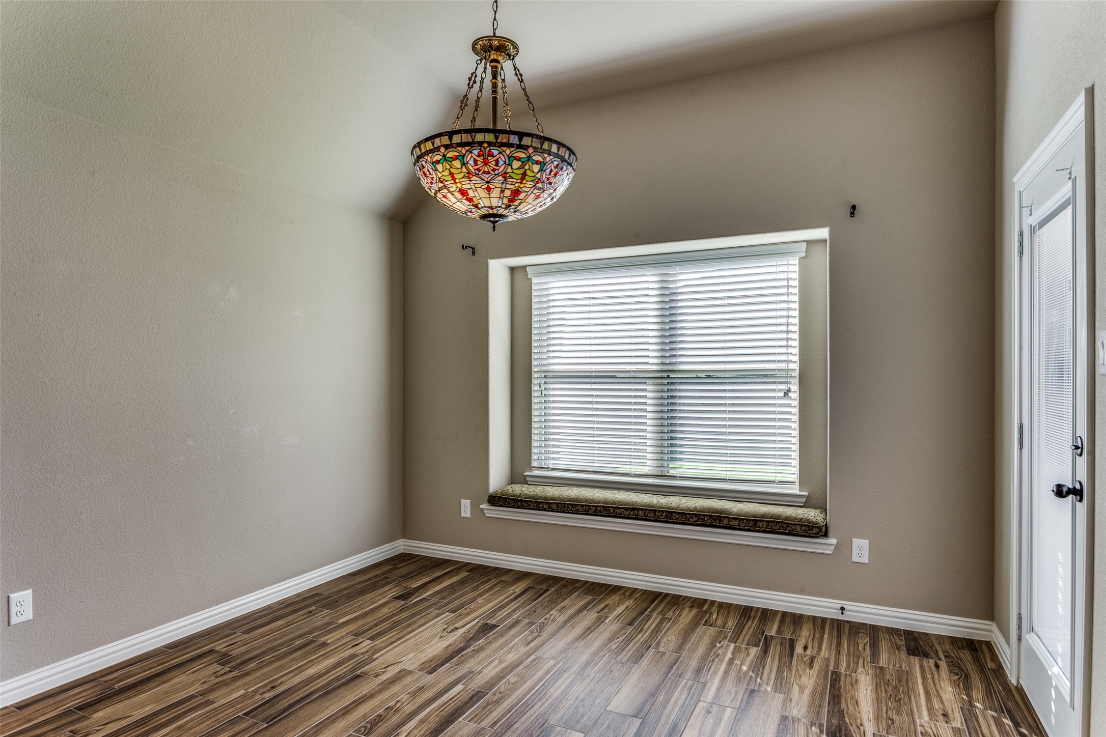 2712 Chimney Rock Road