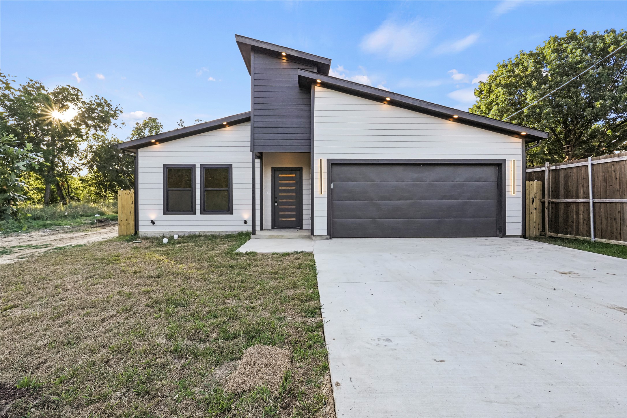 2127 Custer Drive