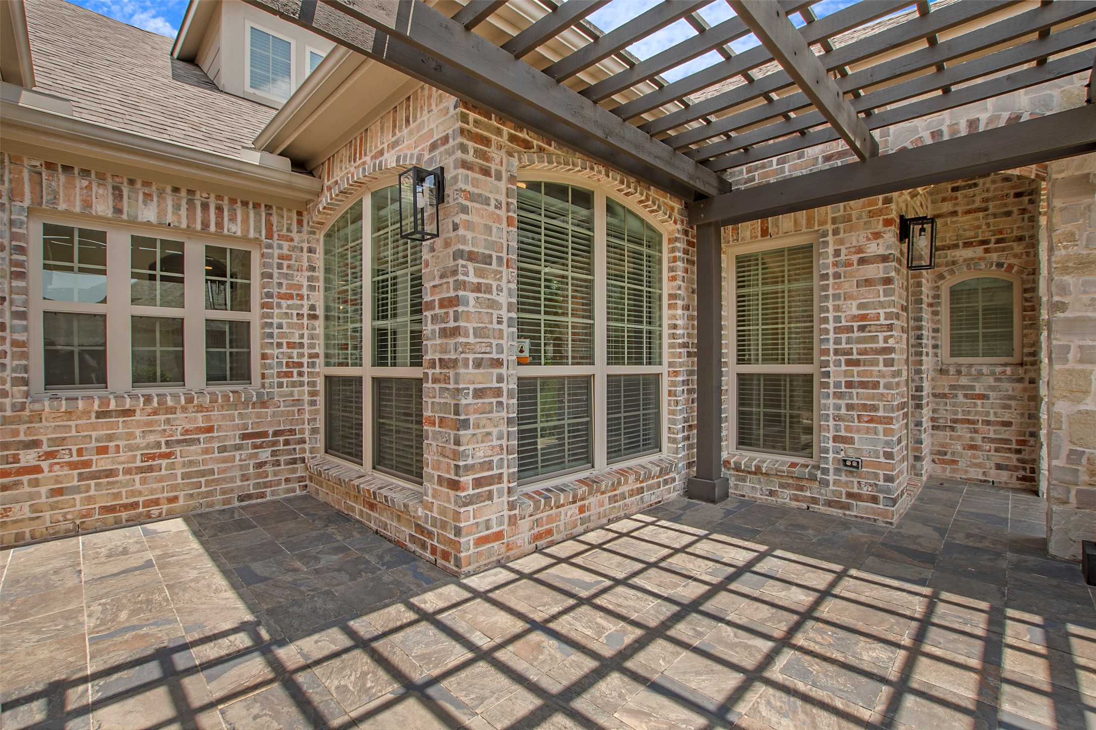 5695 Hummingbird Lane