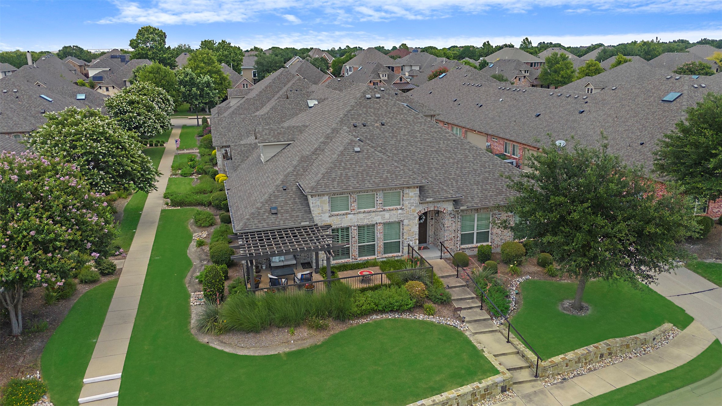 5695 Hummingbird Lane