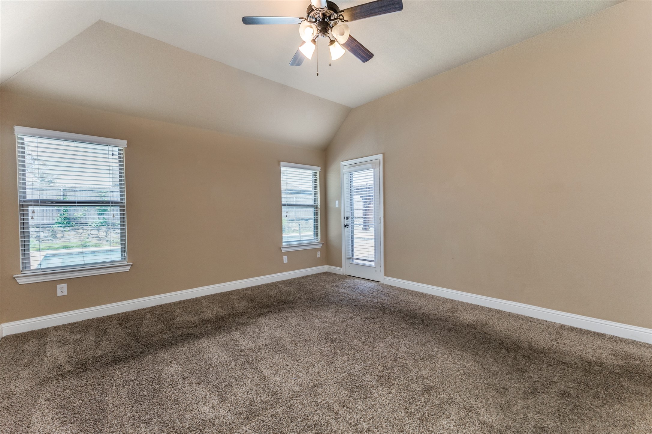 1003 Newington Circle