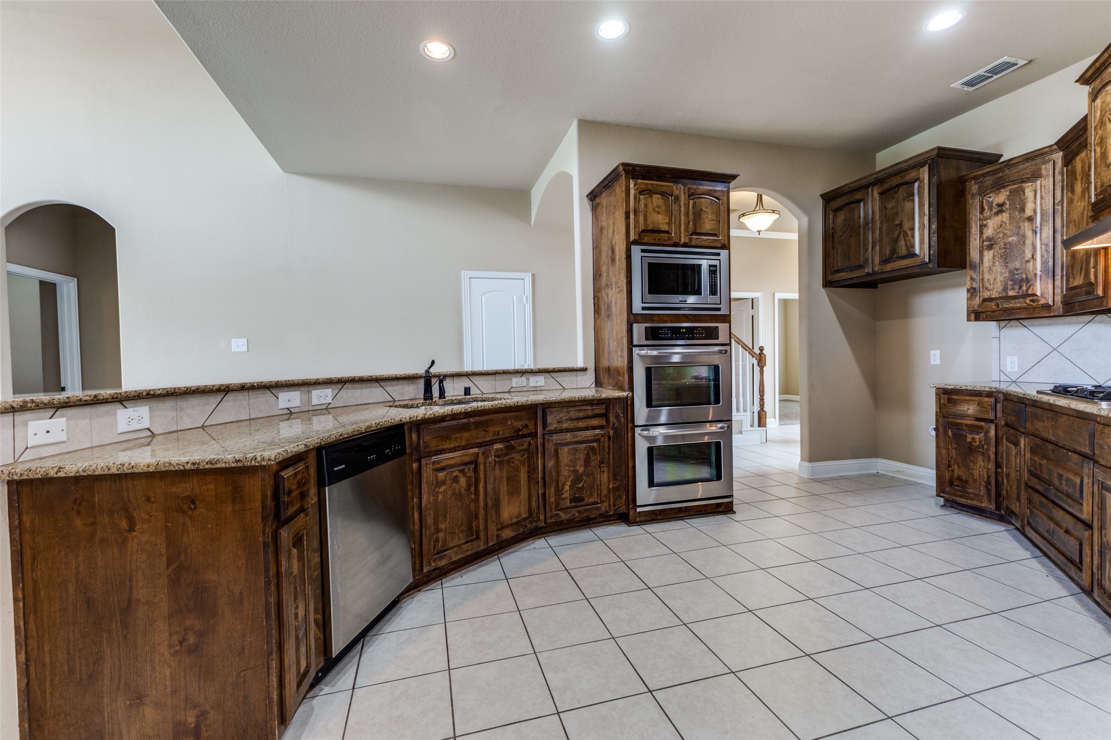 1003 Newington Circle