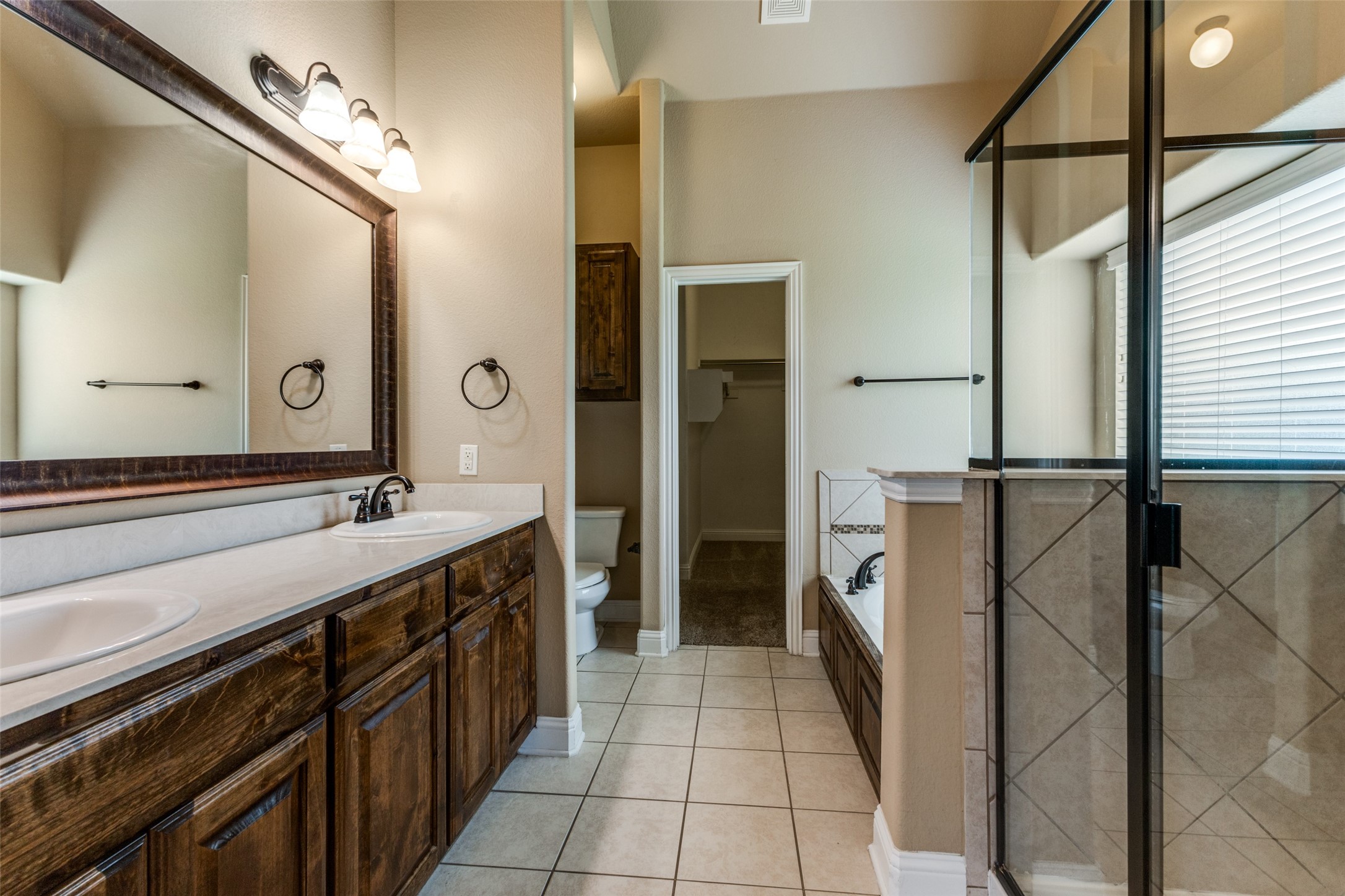 1003 Newington Circle