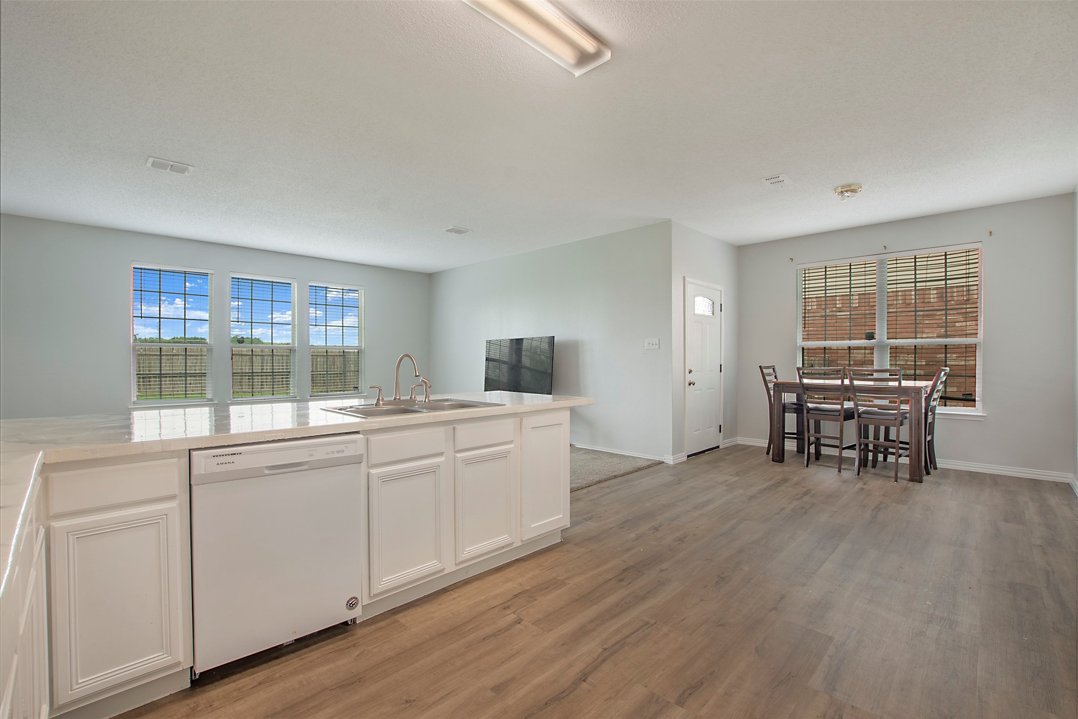 3323 Canyon Road