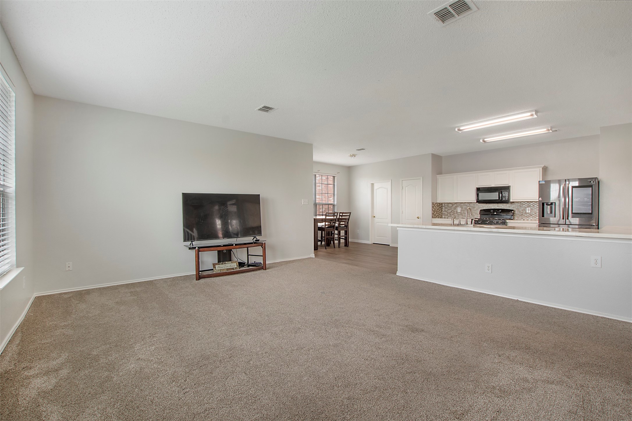 3323 Canyon Road