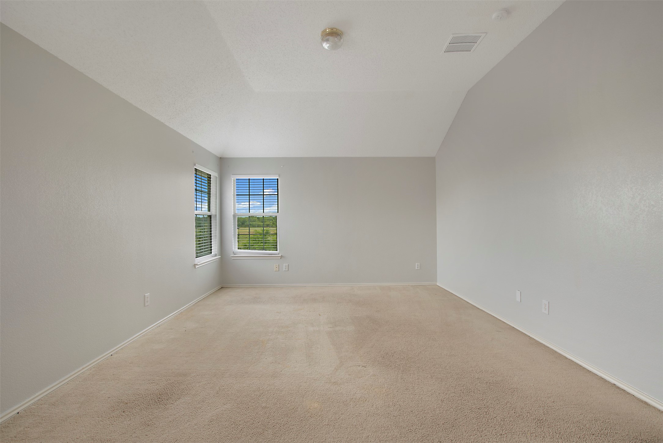 3323 Canyon Road
