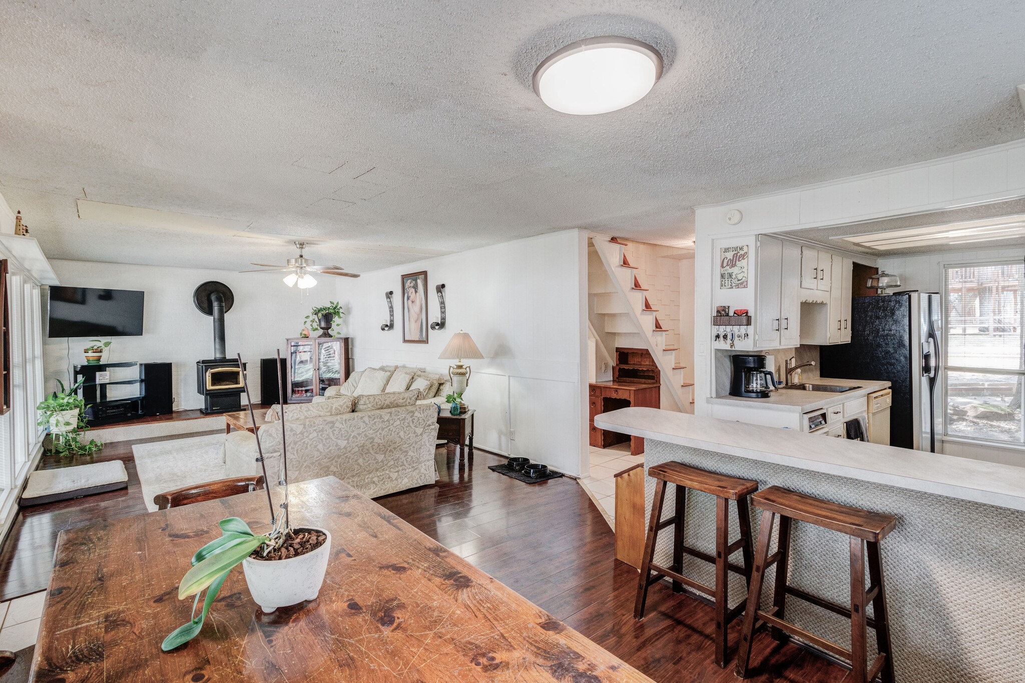 1529 Oak Shore Drive