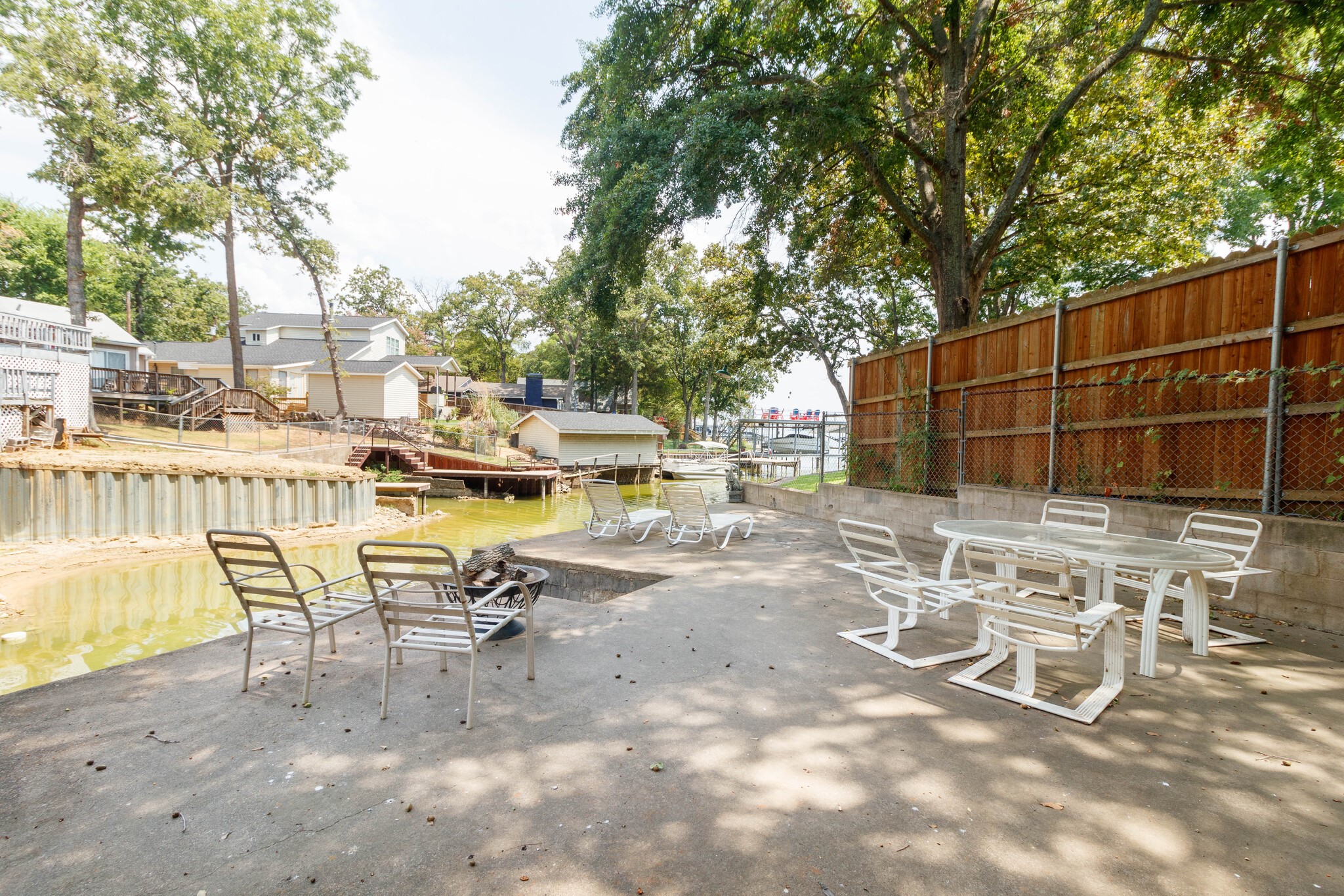 1529 Oak Shore Drive