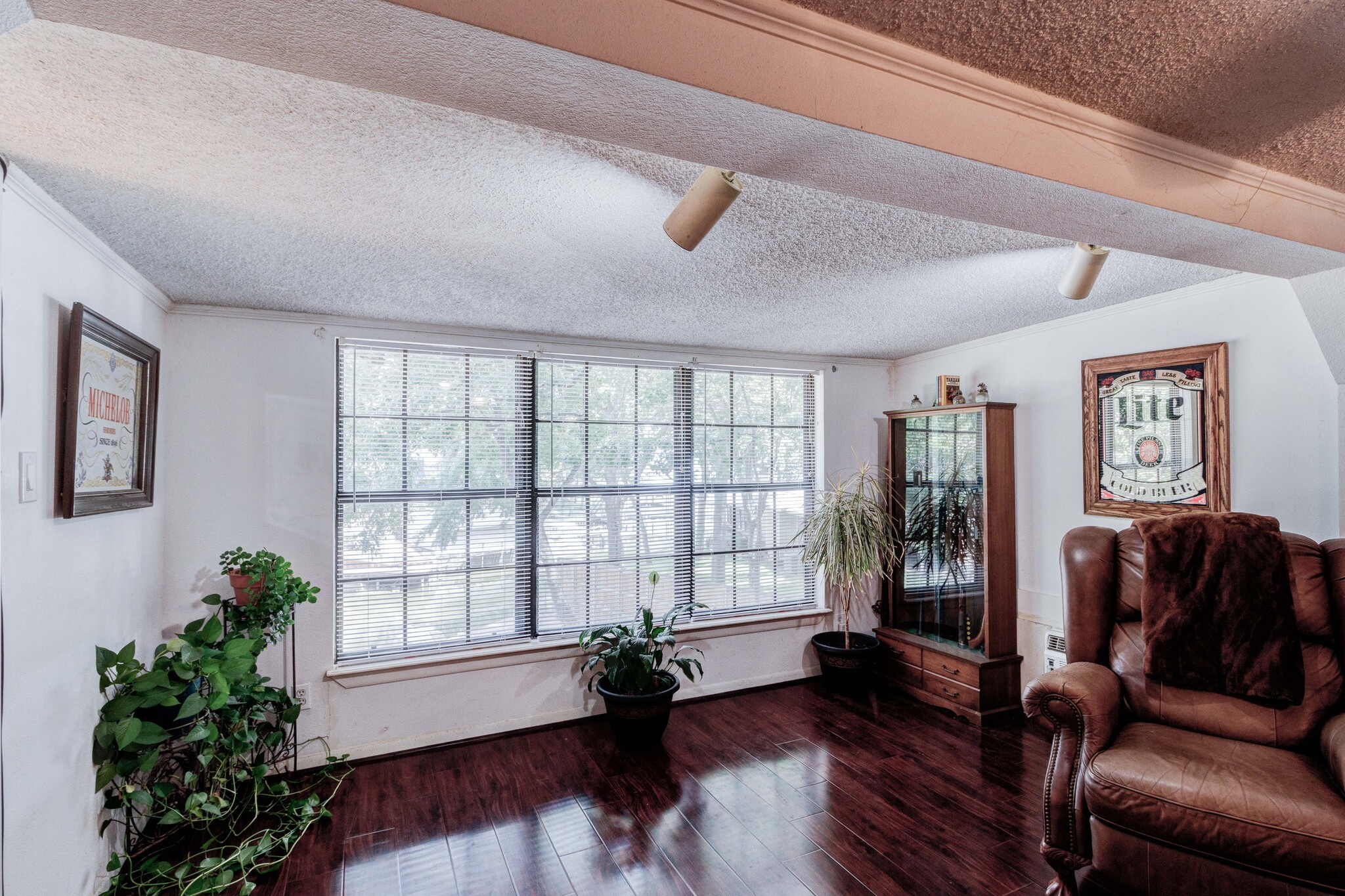 1529 Oak Shore Drive