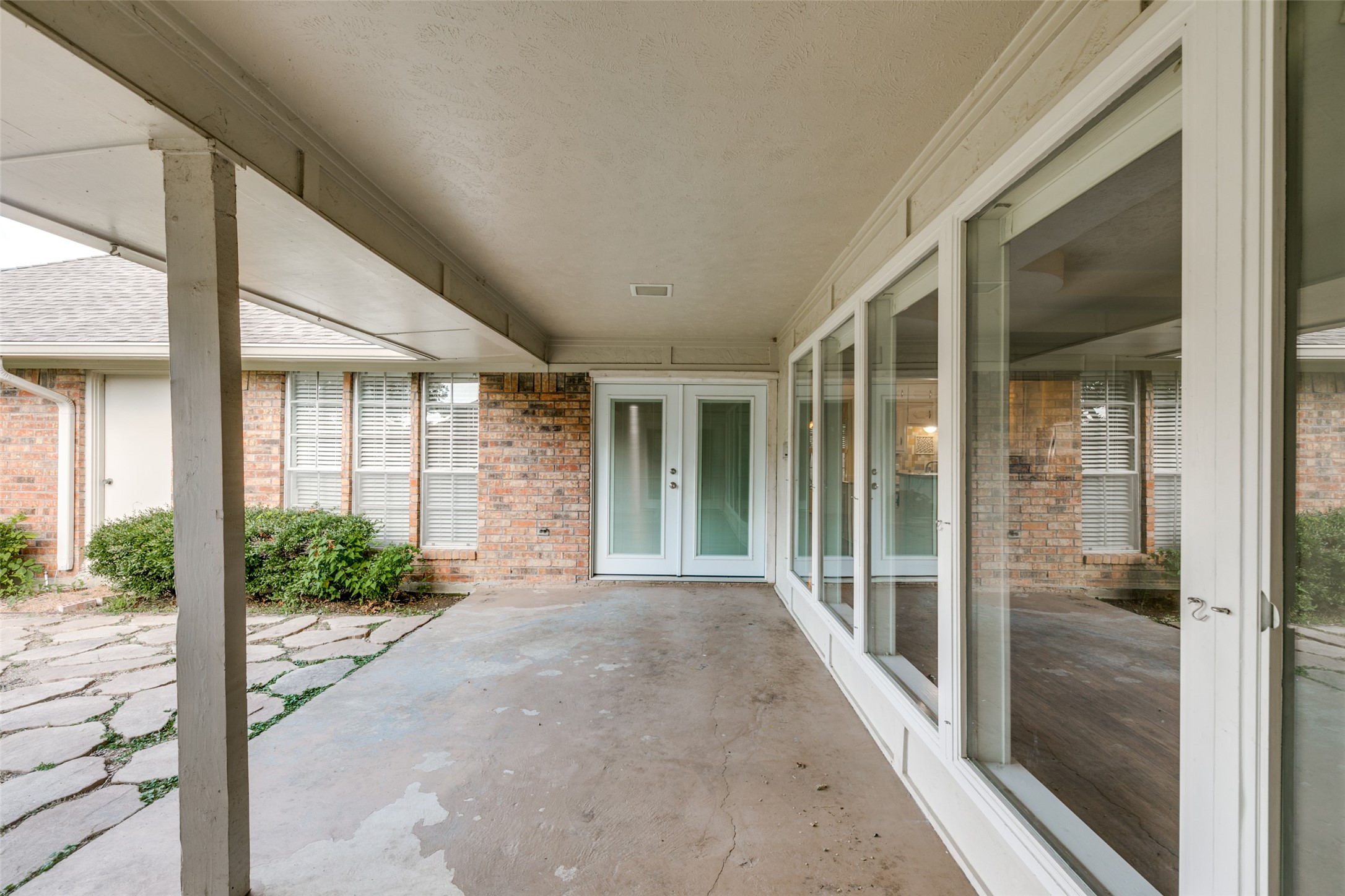 3628 Cross Bend Road