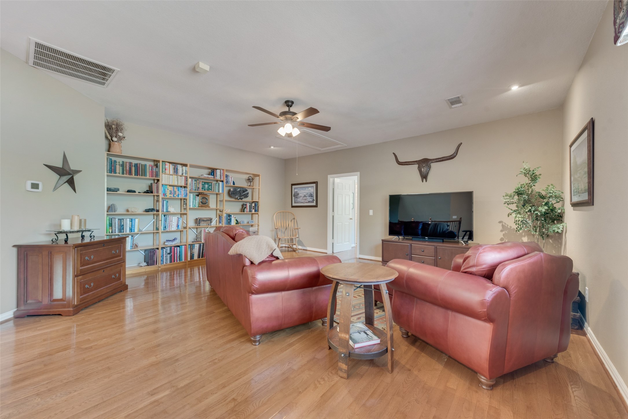 224 W Mill Valley Drive