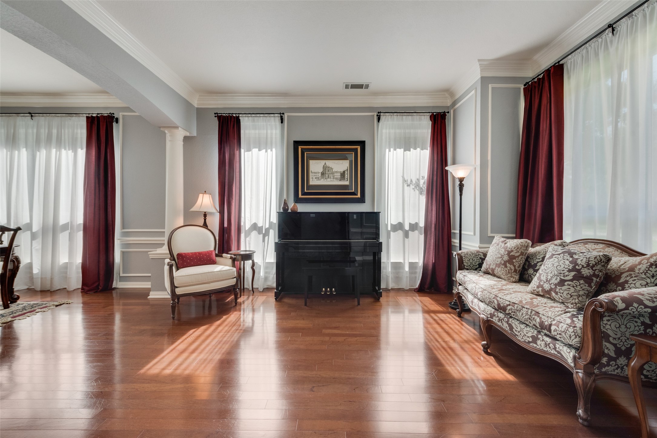 224 W Mill Valley Drive