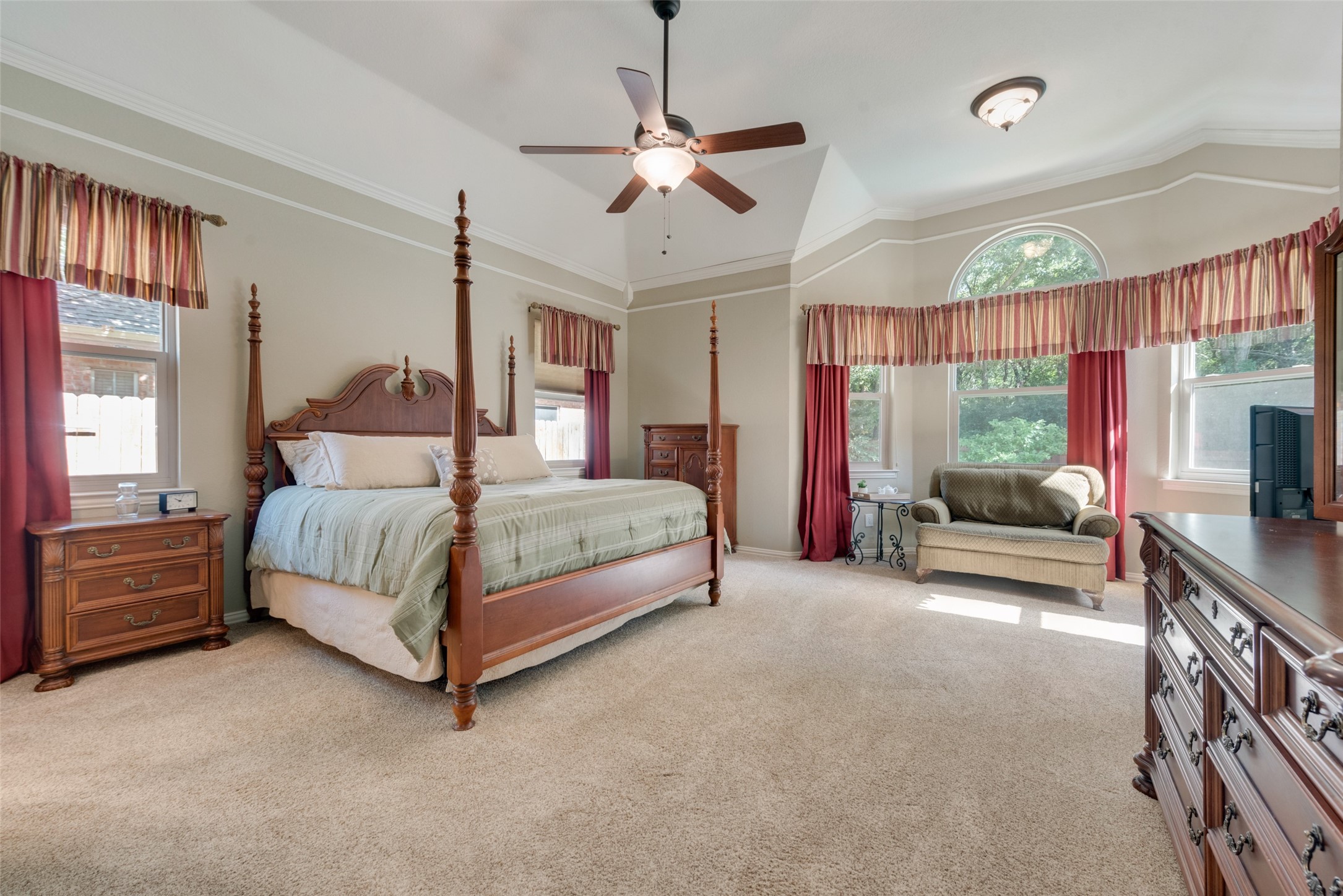 224 W Mill Valley Drive