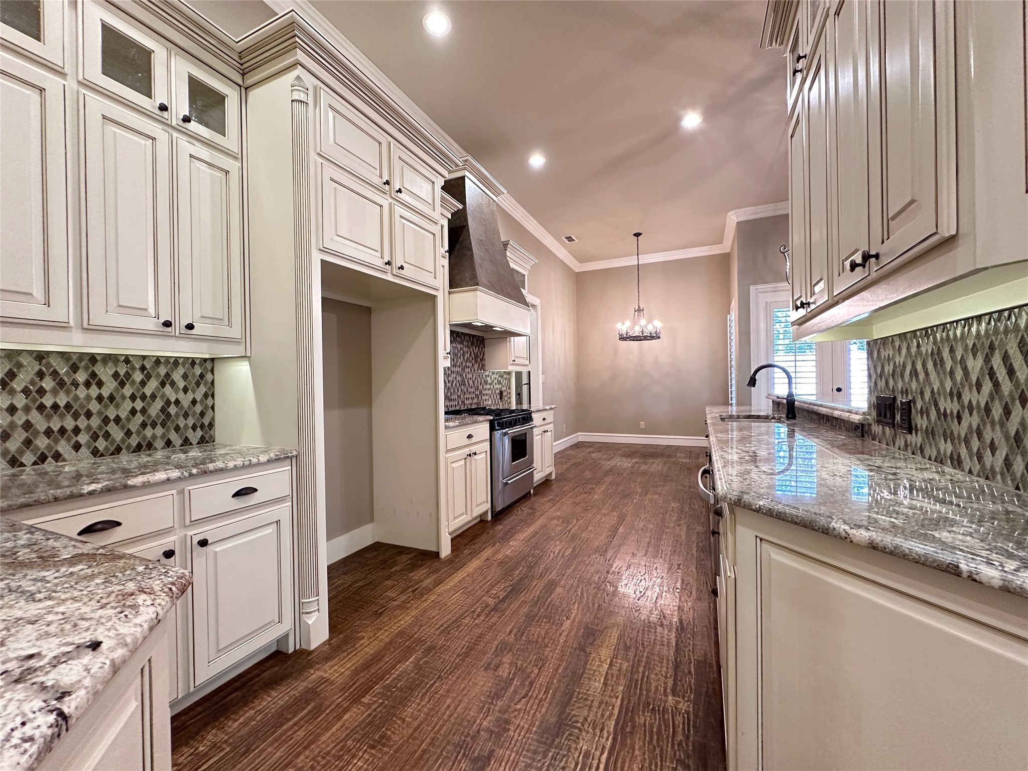 3109 Rivercrest Drive