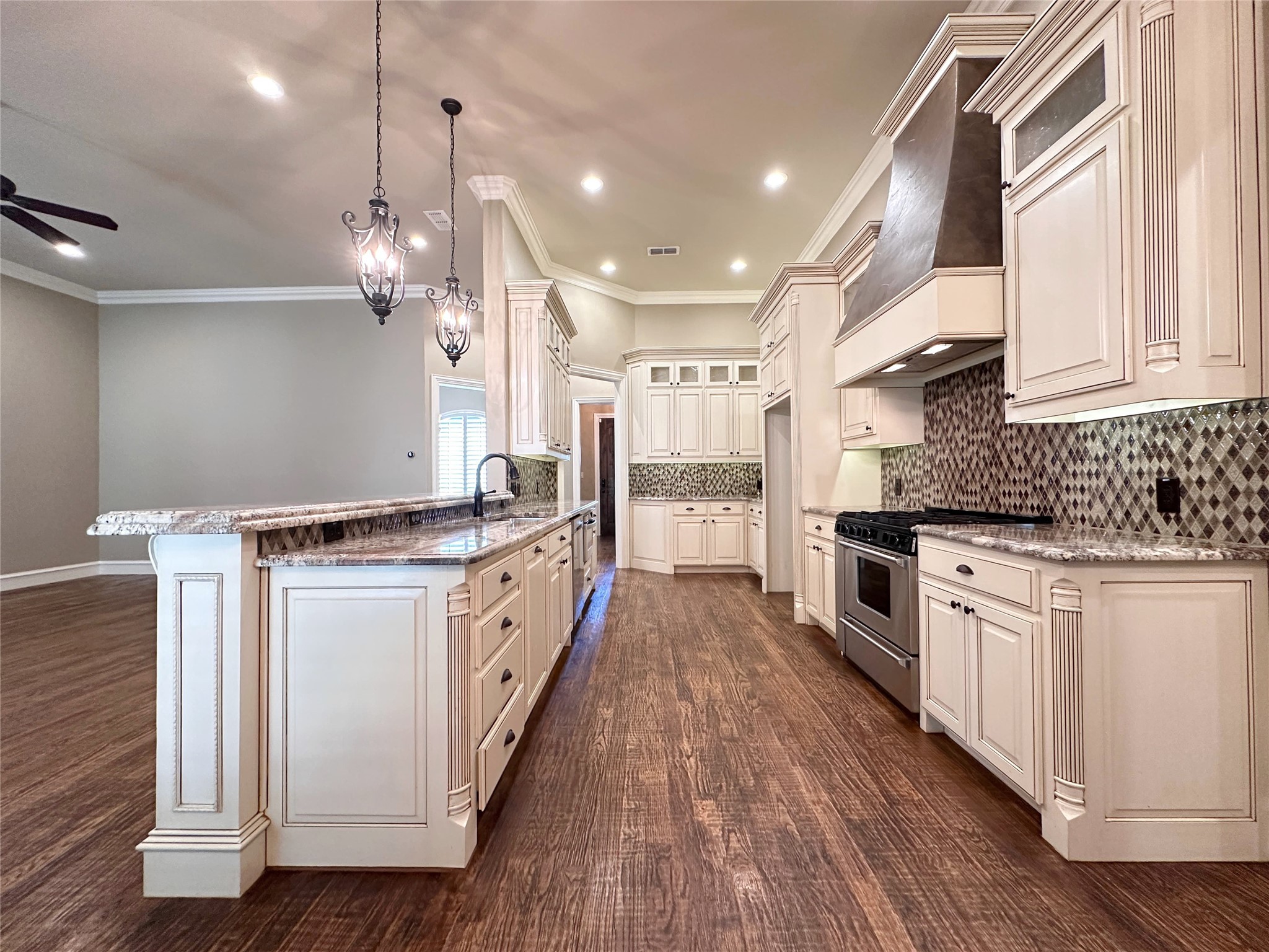 3109 Rivercrest Drive