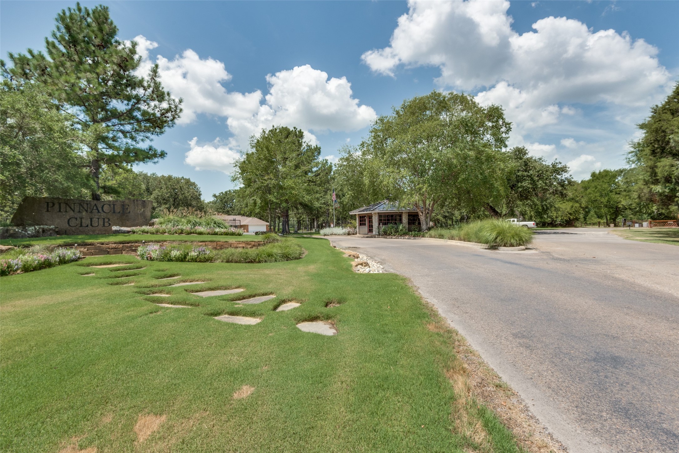 101 Pinnacle Club Drive