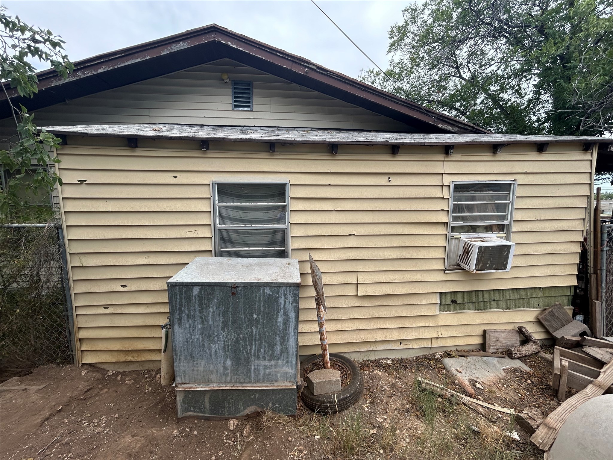 210 W 25th Street