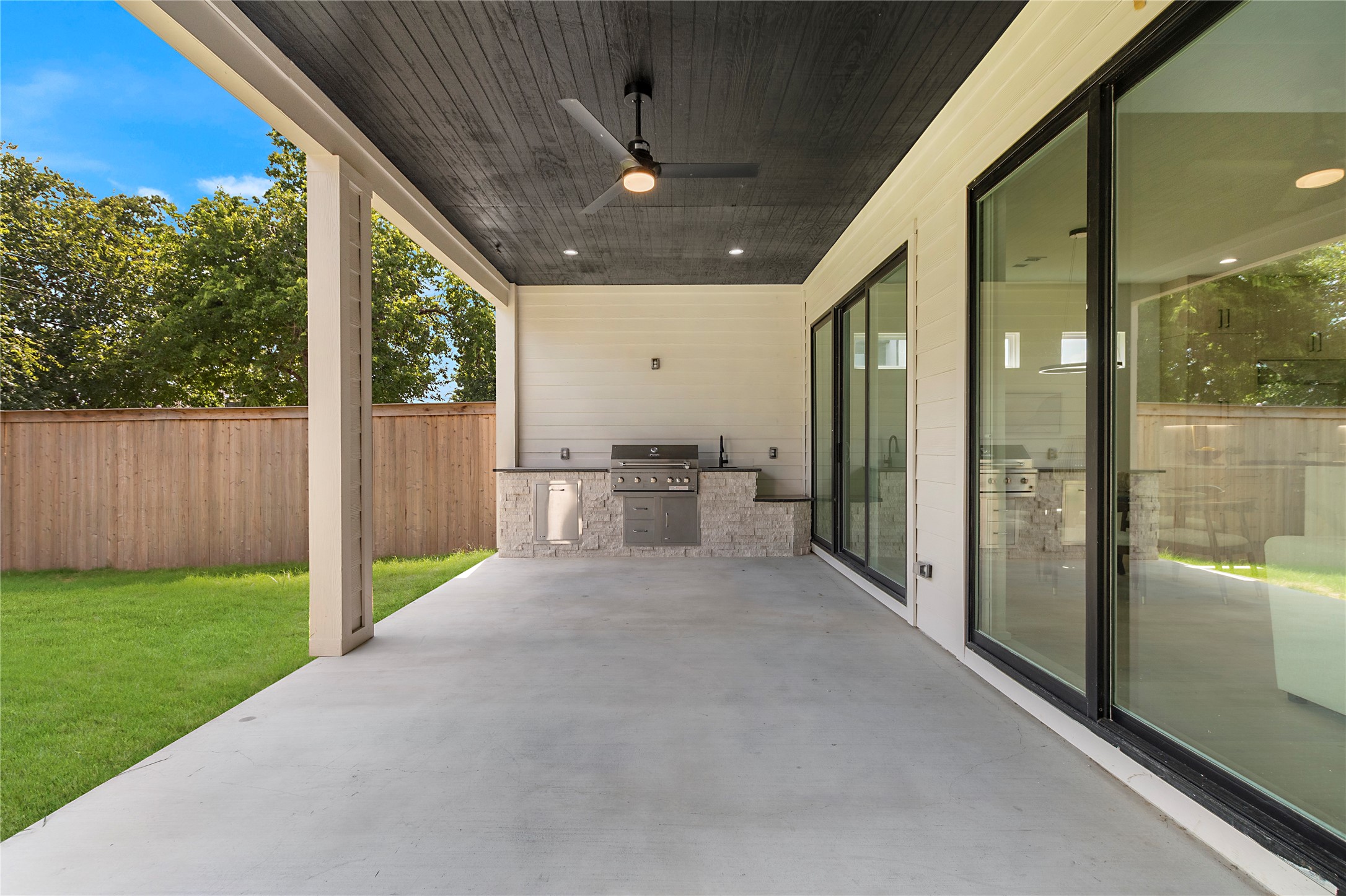 4818 Cowan Avenue