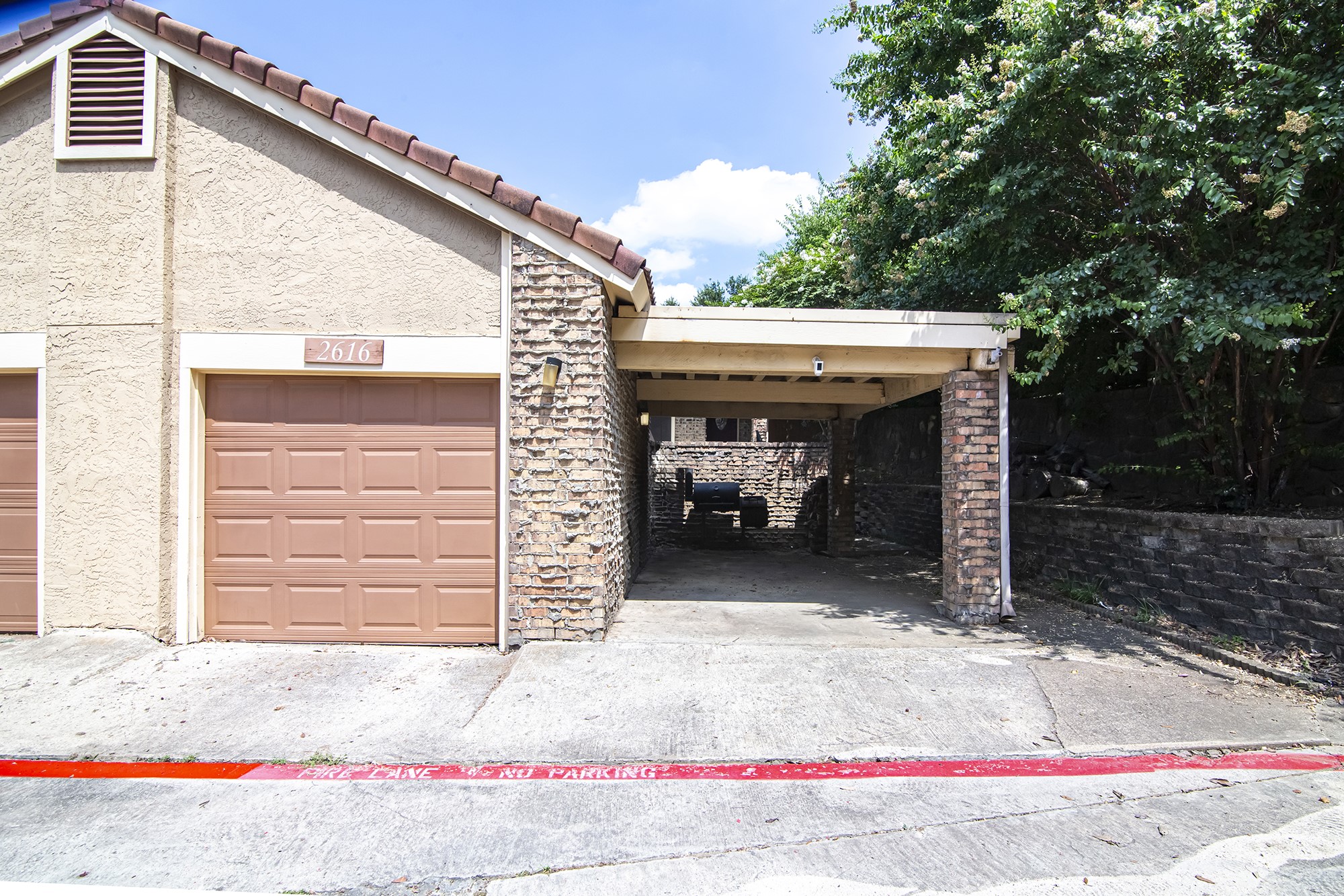 2616 Encina 4