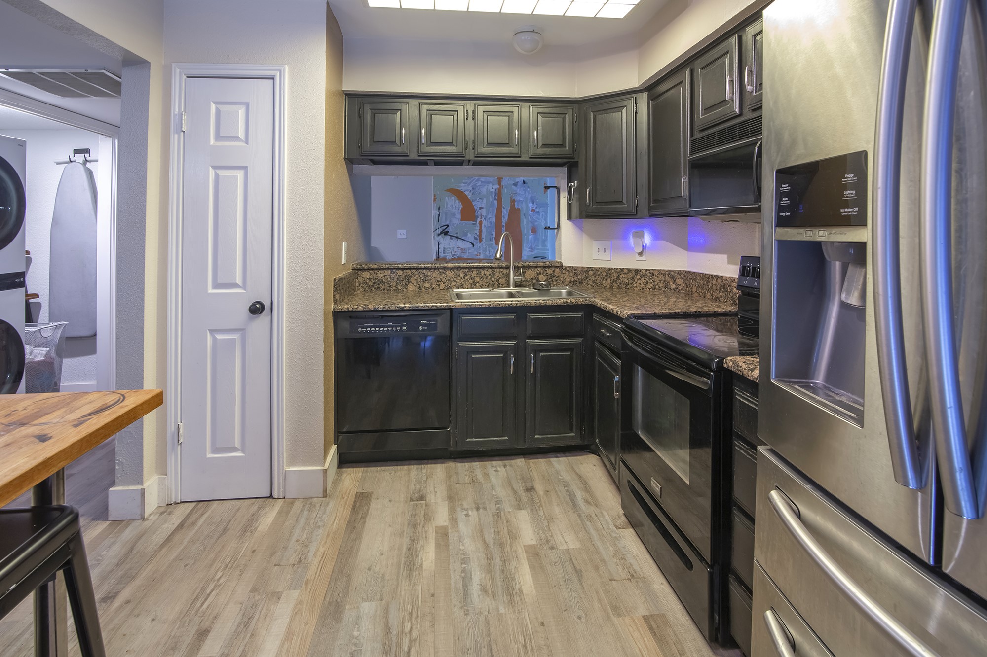 2616 Encina 4