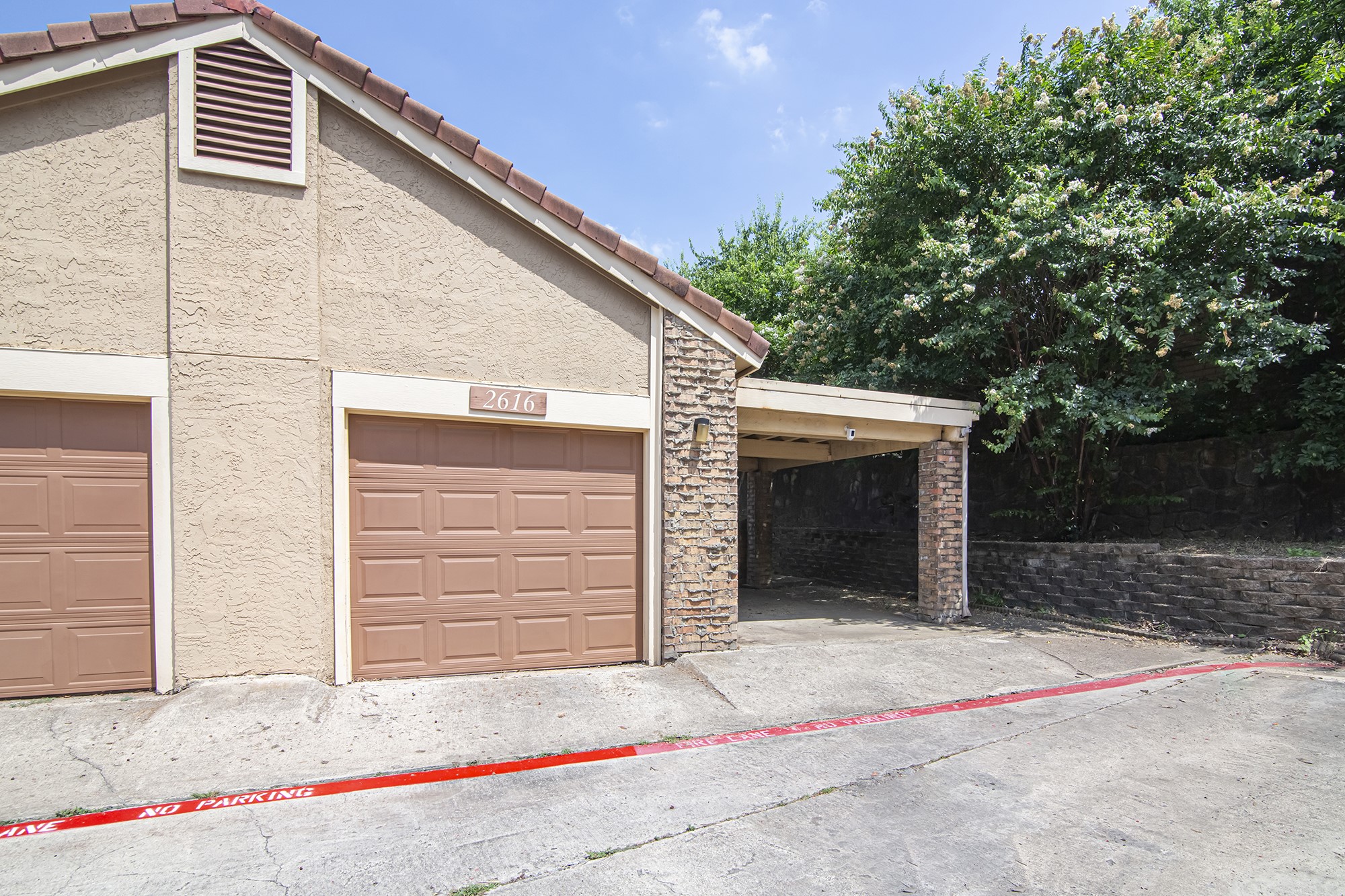 2616 Encina 4