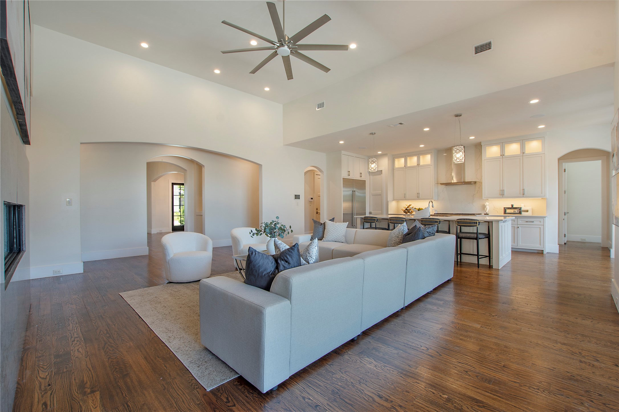 1105 Knoll Crest Drive