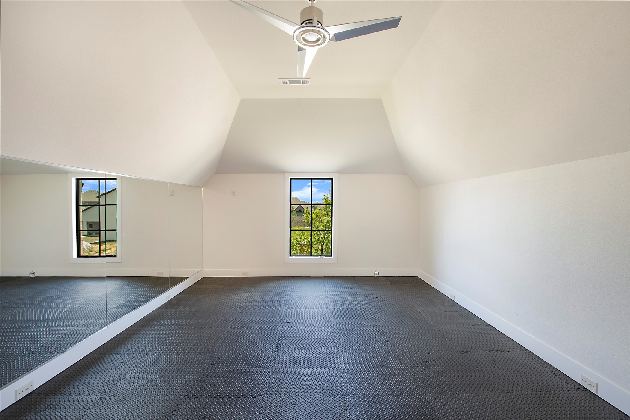 1105 Knoll Crest Drive