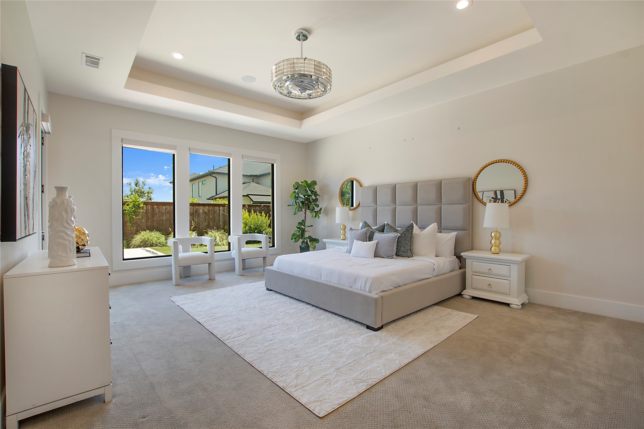 1105 Knoll Crest Drive
