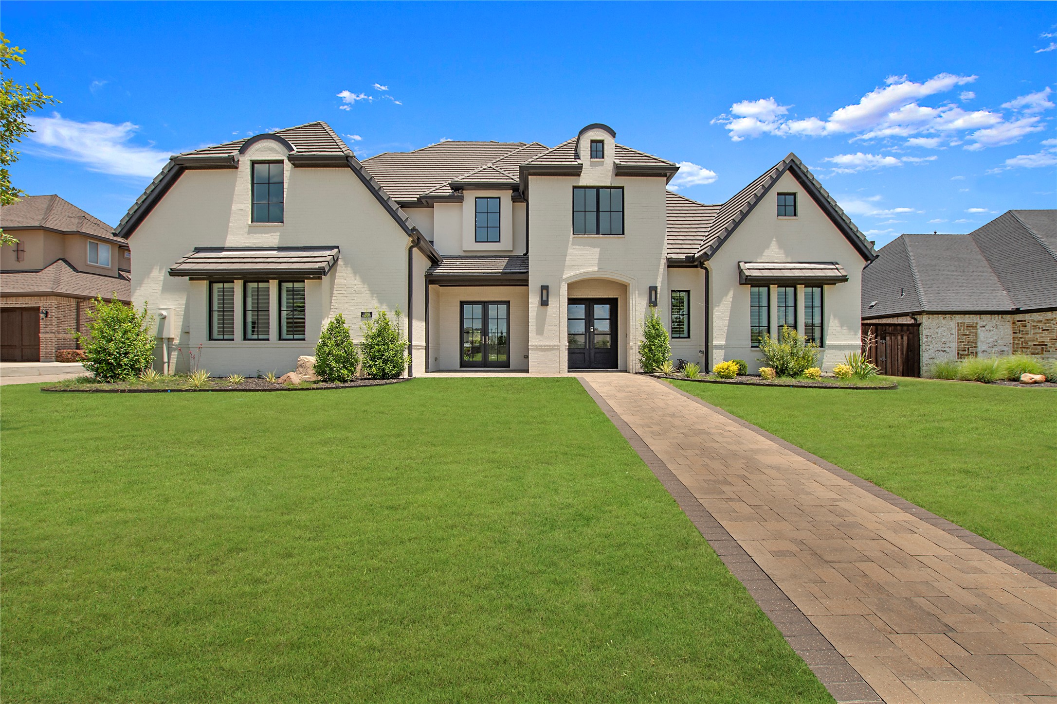 1105 Knoll Crest Drive