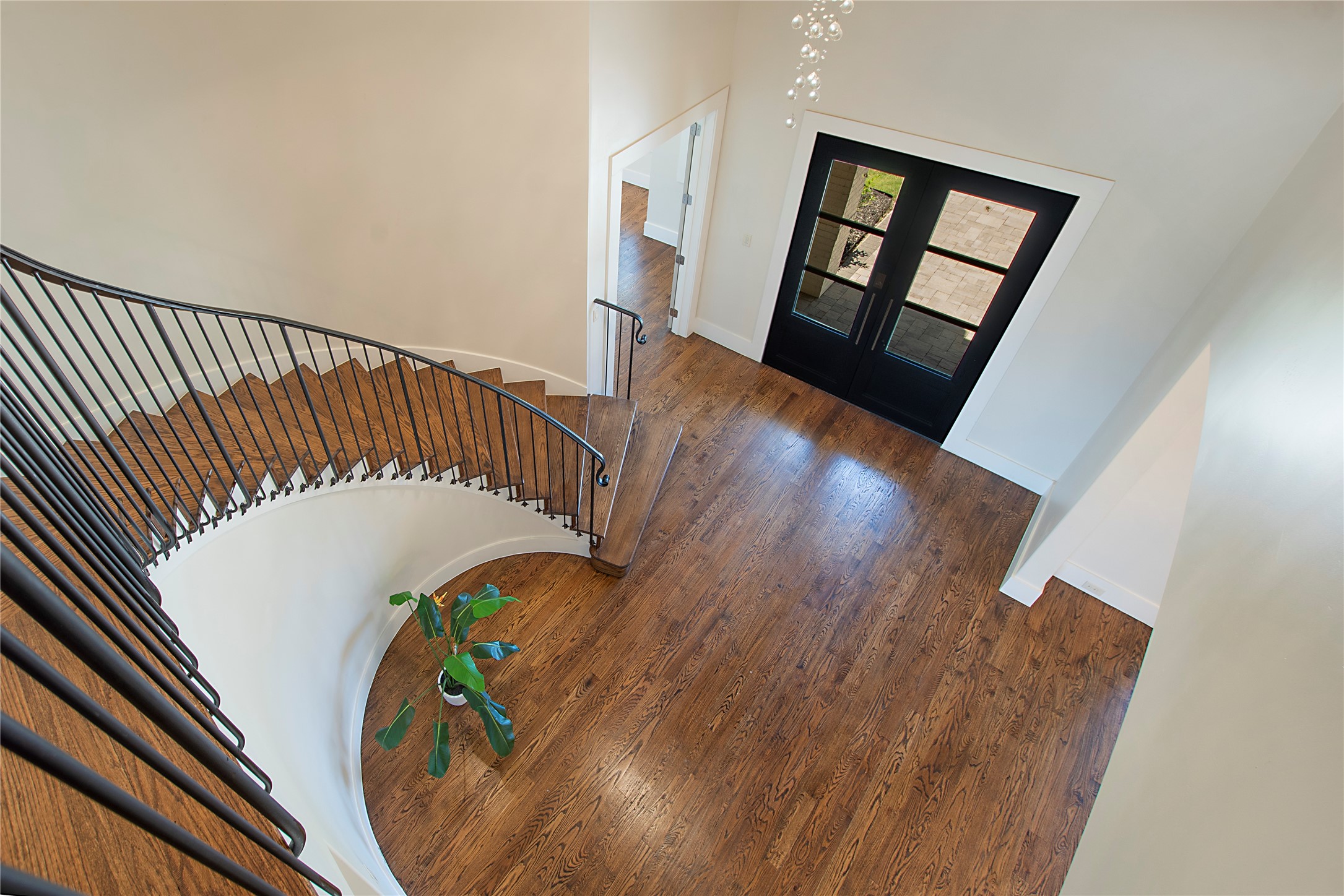 1105 Knoll Crest Drive