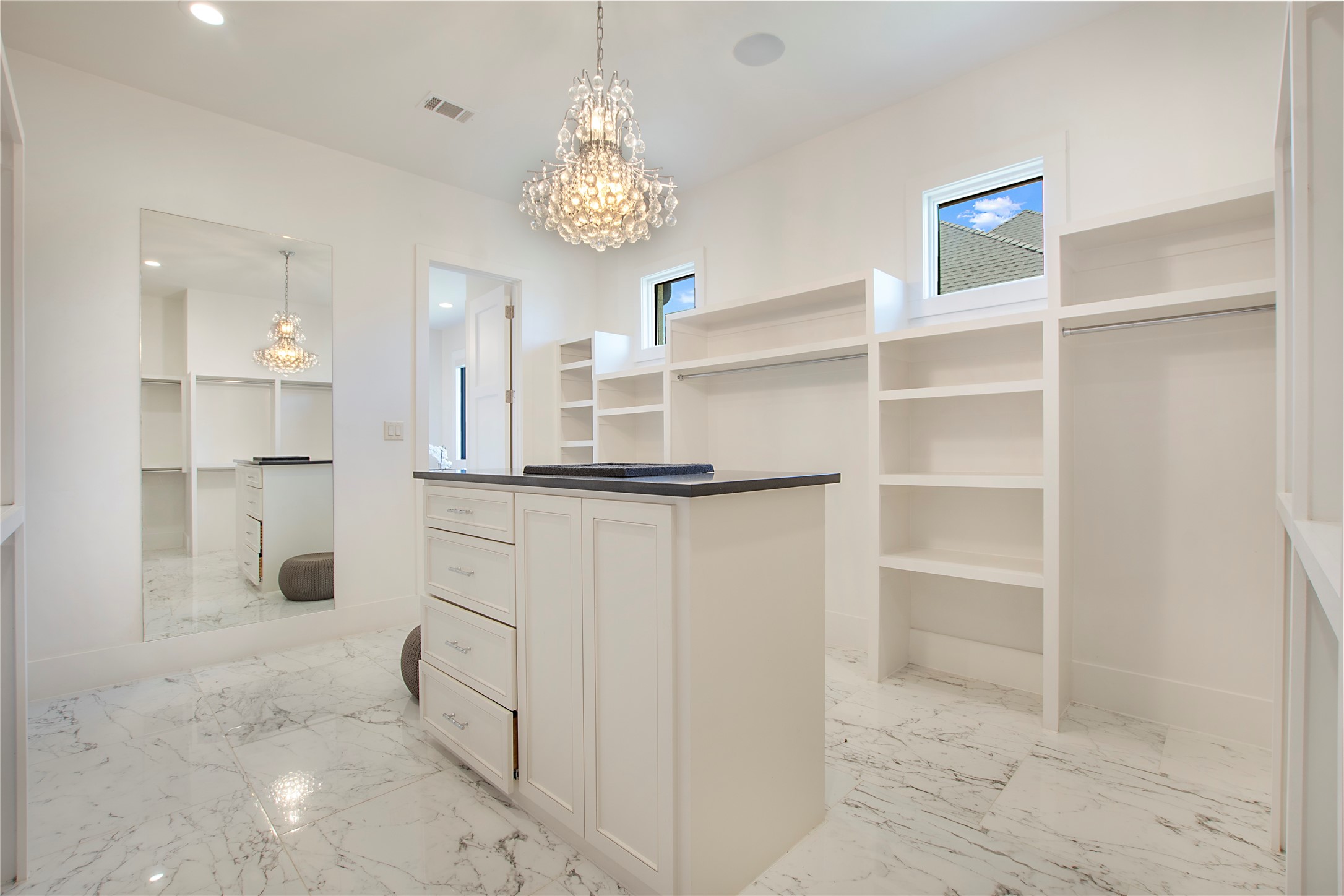 1105 Knoll Crest Drive