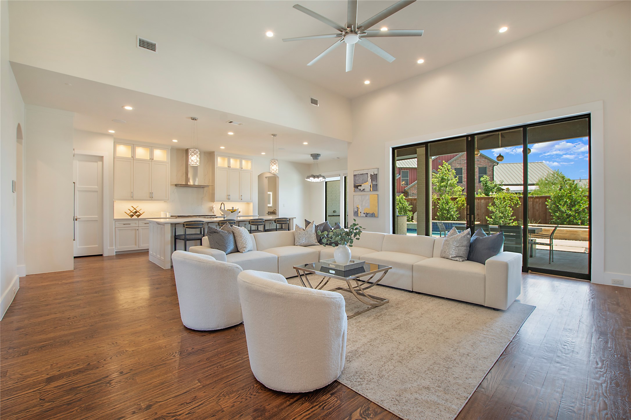 1105 Knoll Crest Drive