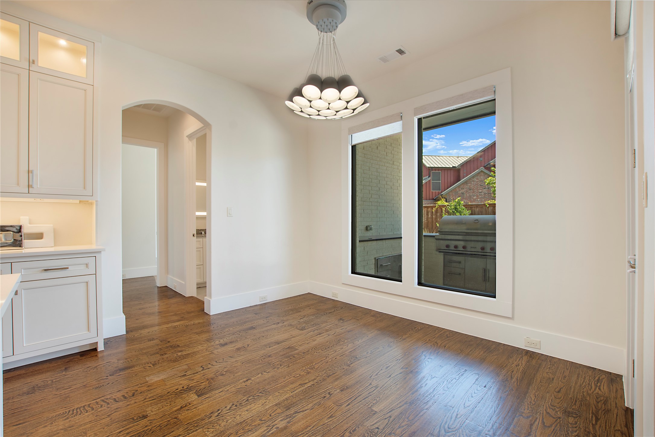 1105 Knoll Crest Drive