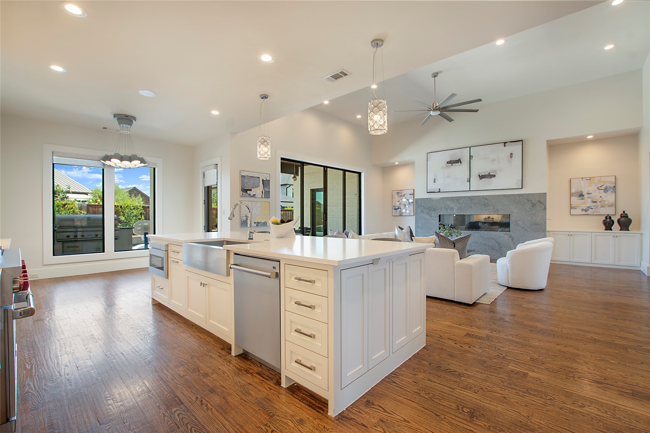 1105 Knoll Crest Drive