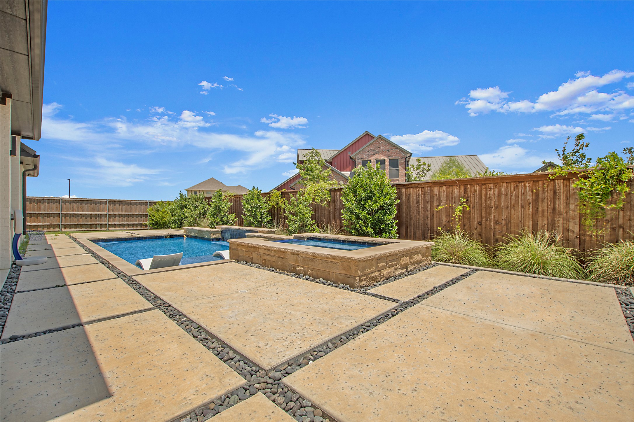1105 Knoll Crest Drive