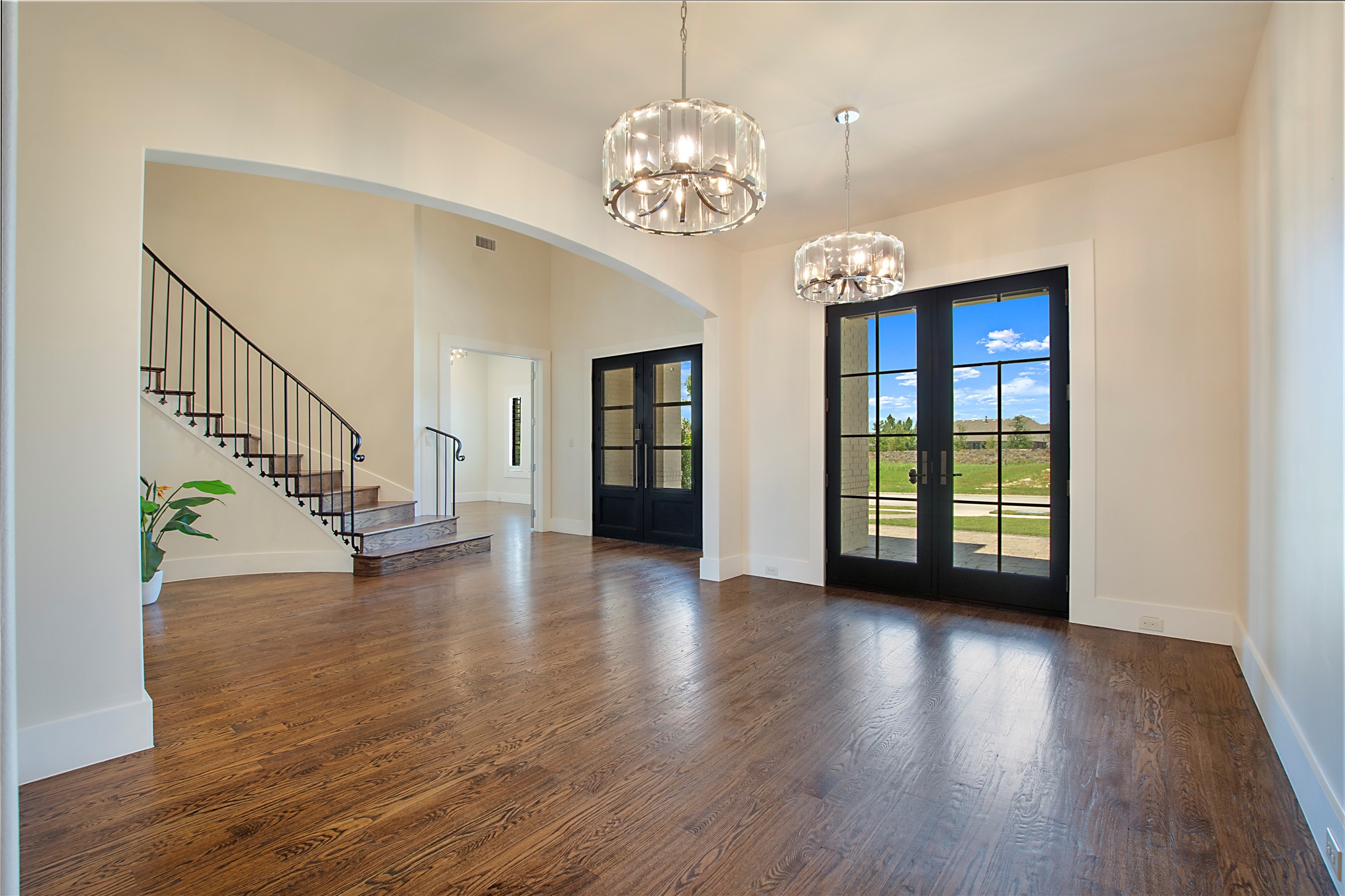 1105 Knoll Crest Drive
