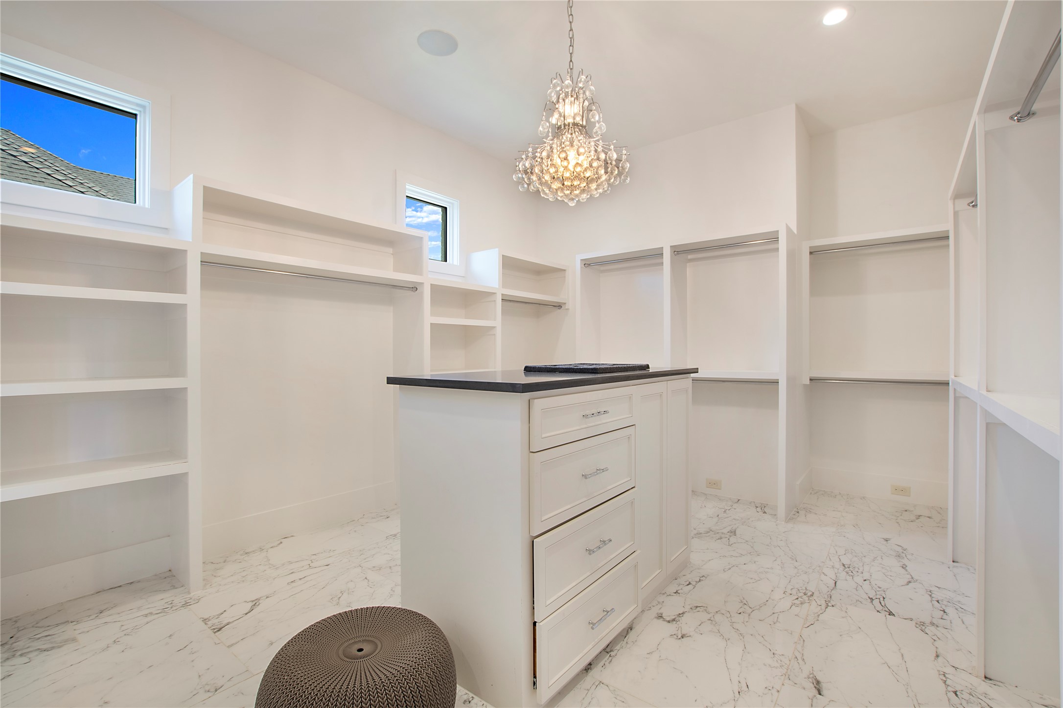 1105 Knoll Crest Drive