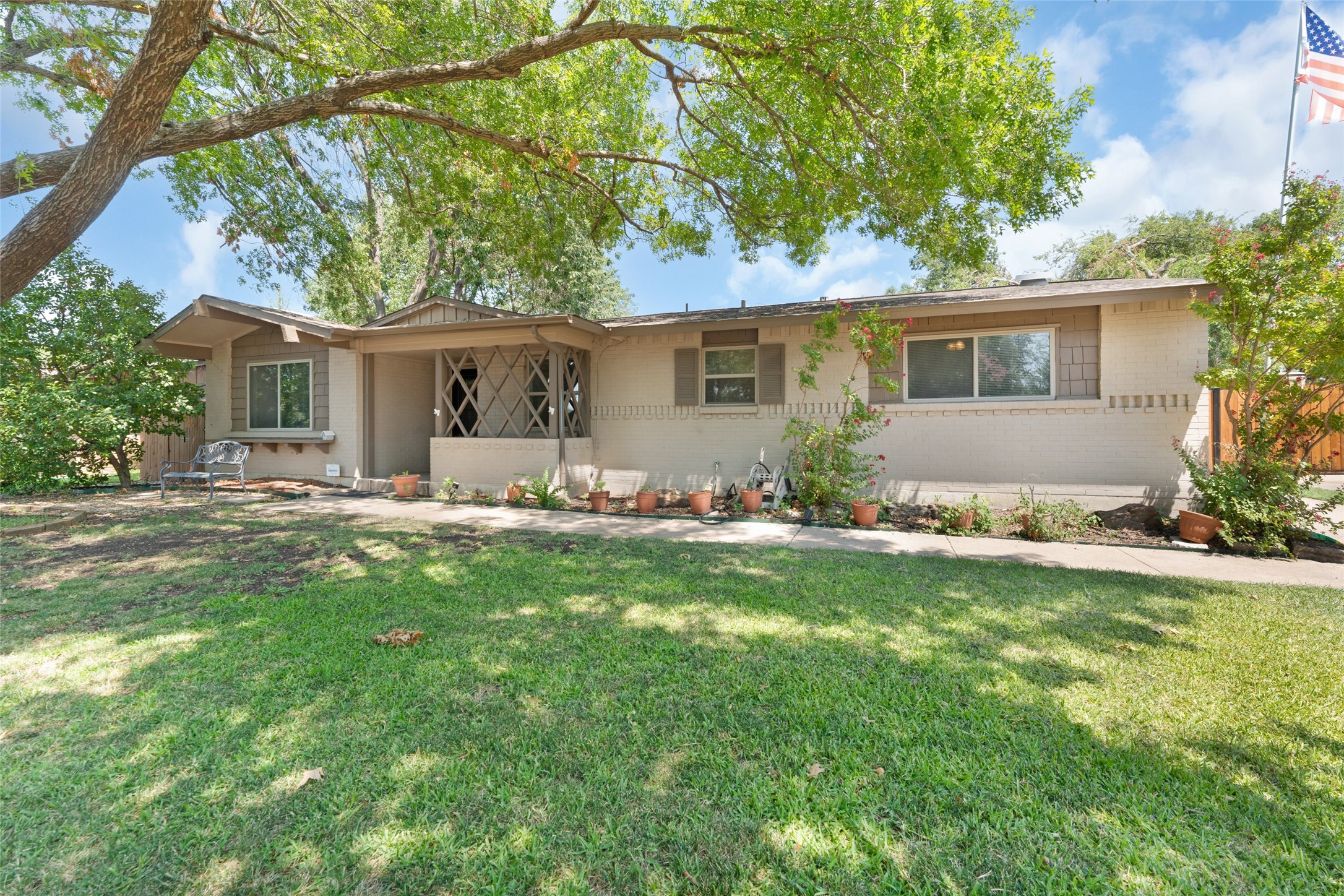 718 Silverstone Drive
