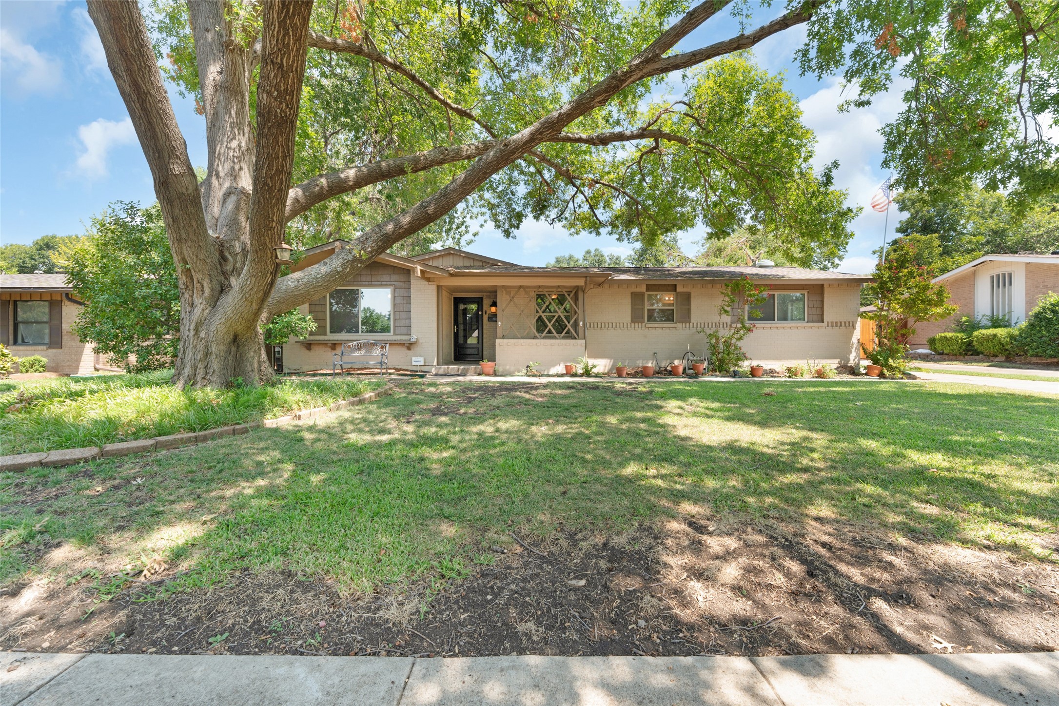 718 Silverstone Drive