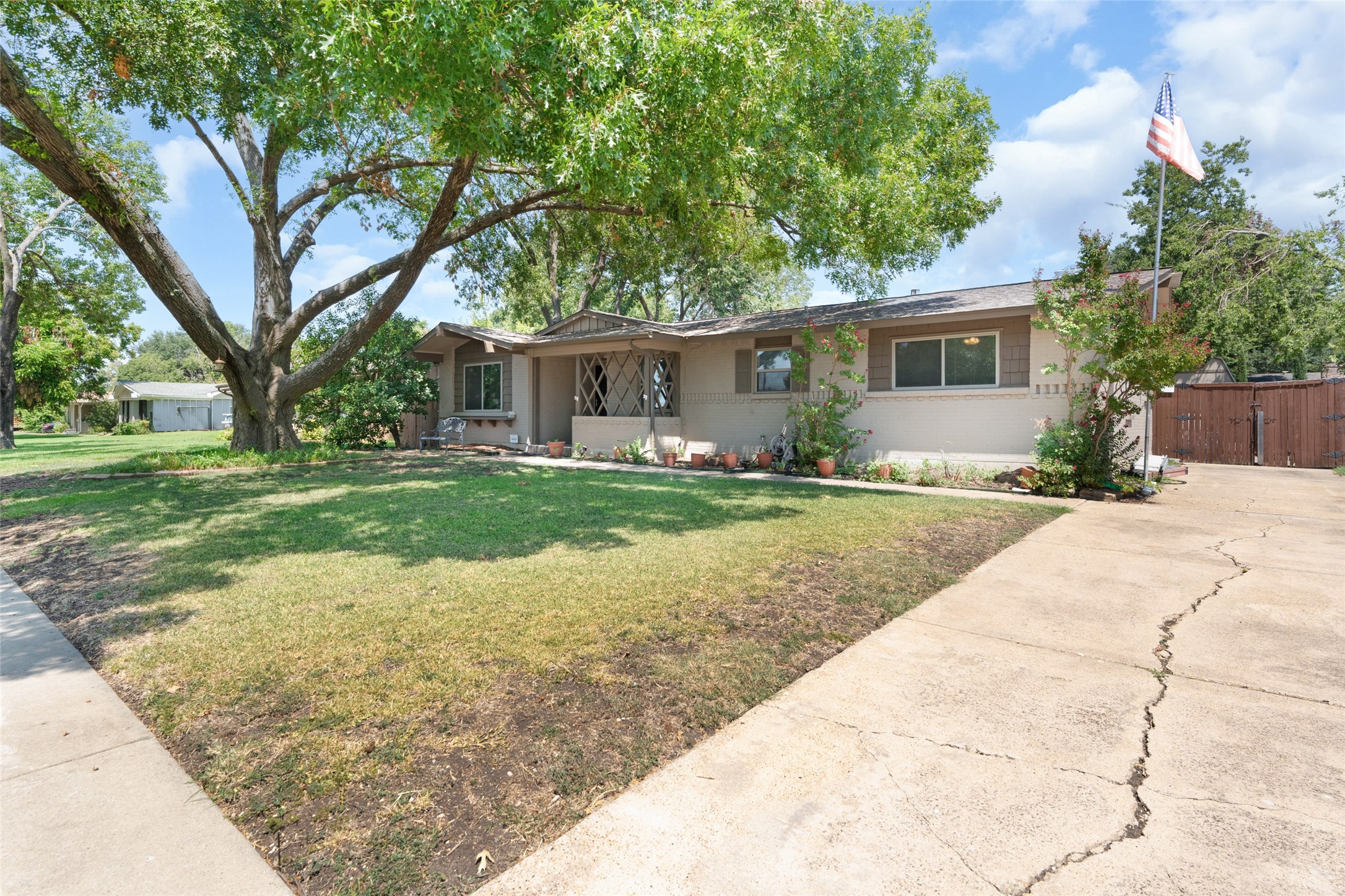 718 Silverstone Drive