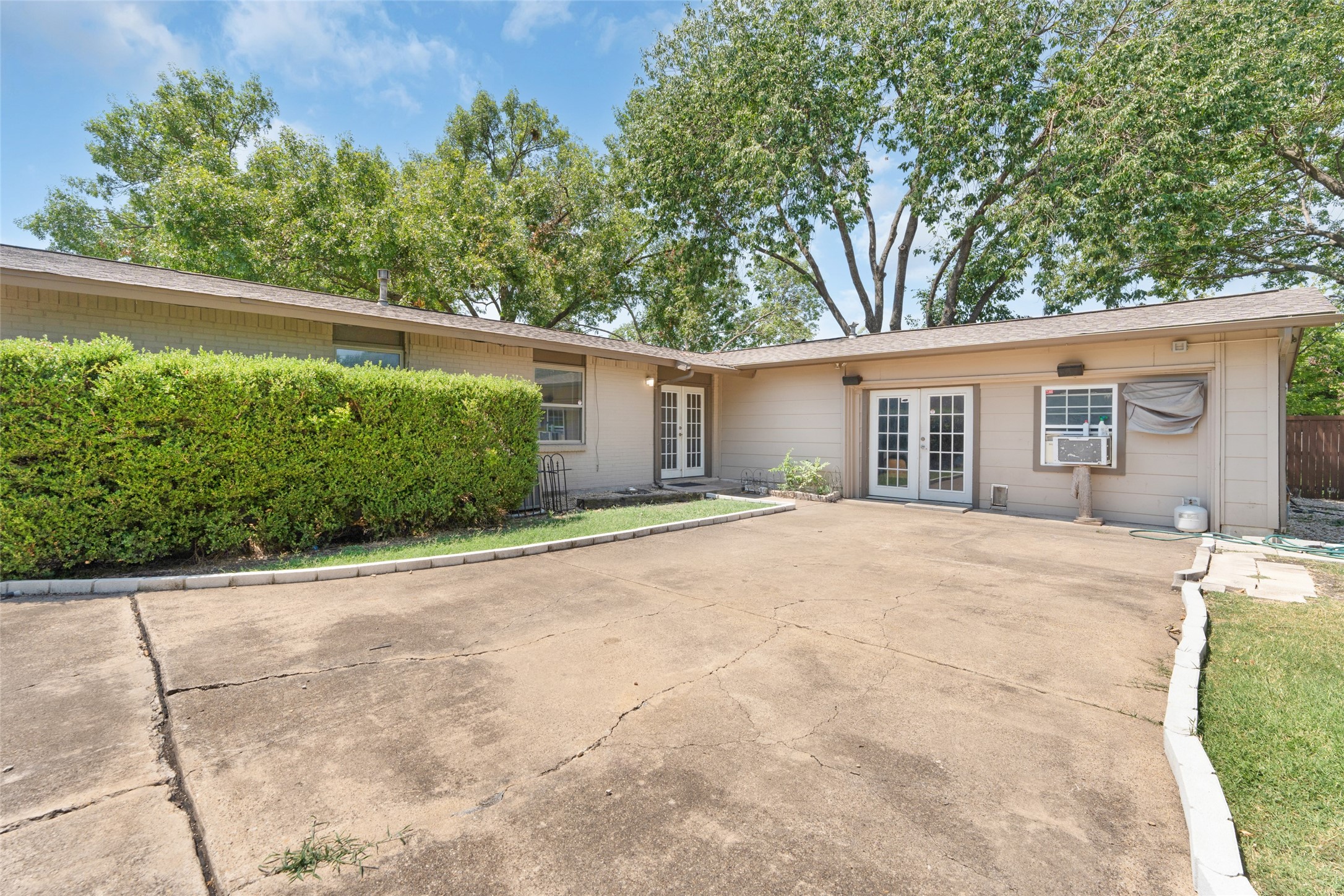 718 Silverstone Drive