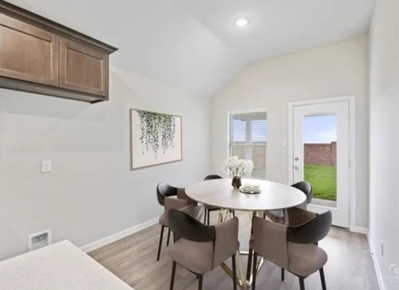 1520 Glacier Ridge