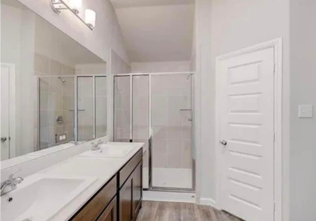 1520 Glacier Ridge