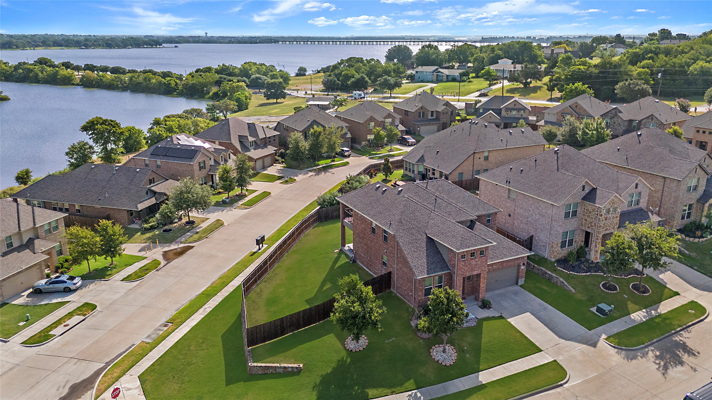 1909 Edgewater Drive