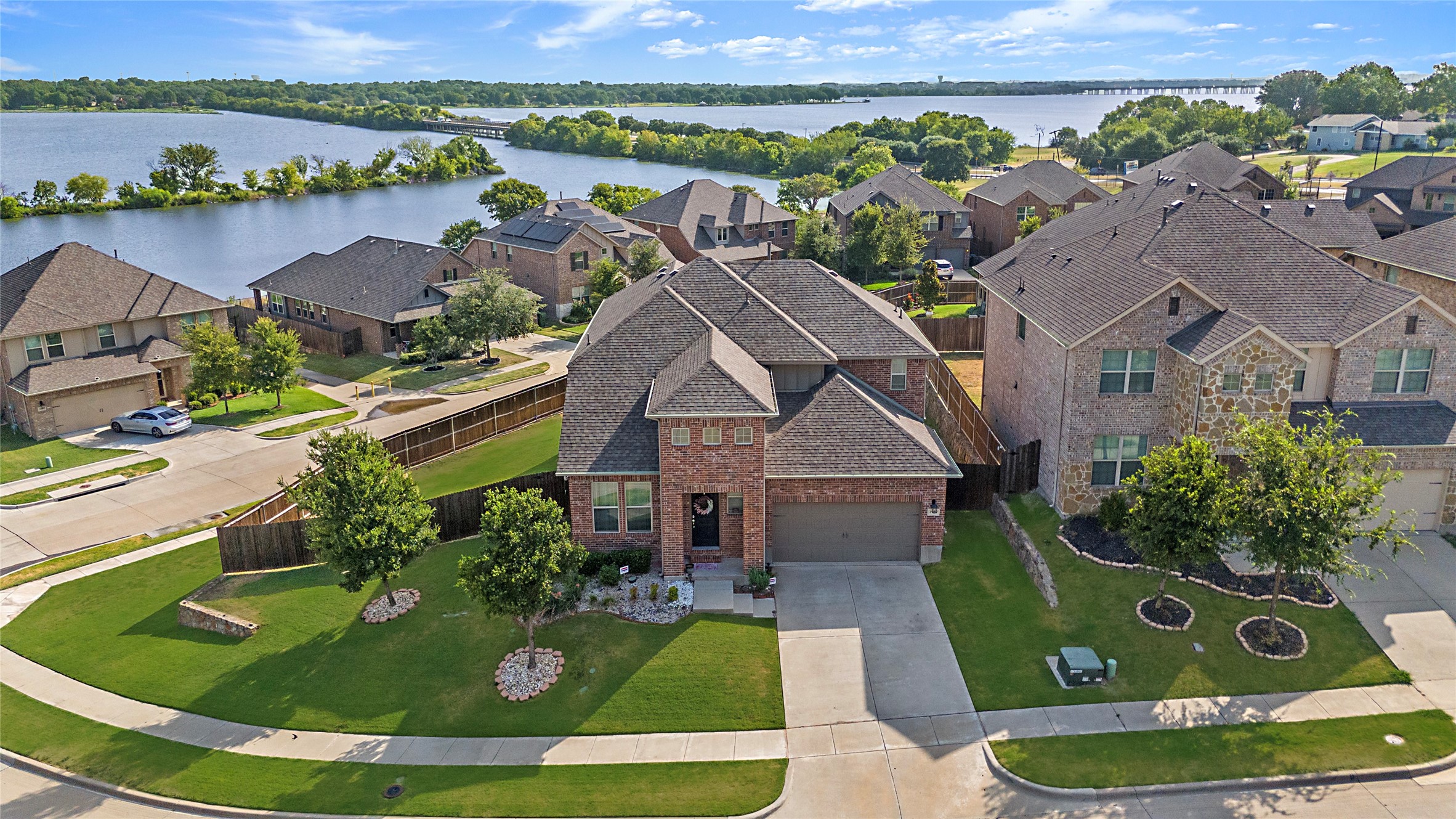 1909 Edgewater Drive