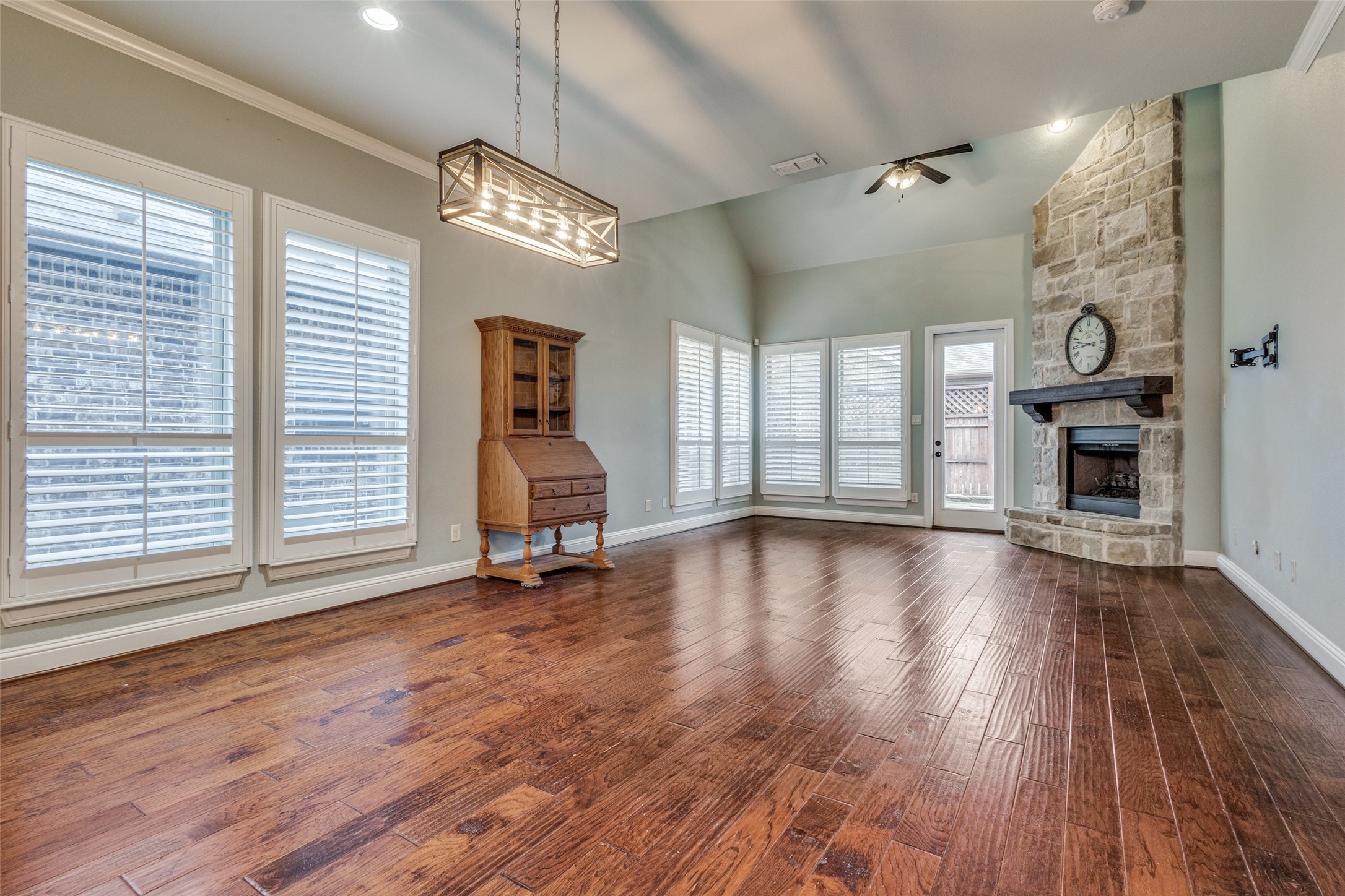 444 Chestnut Lane