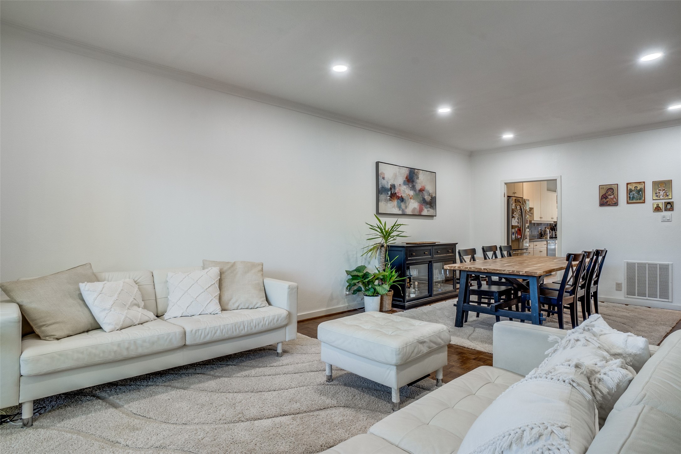 7430 W Northwest Highway 9