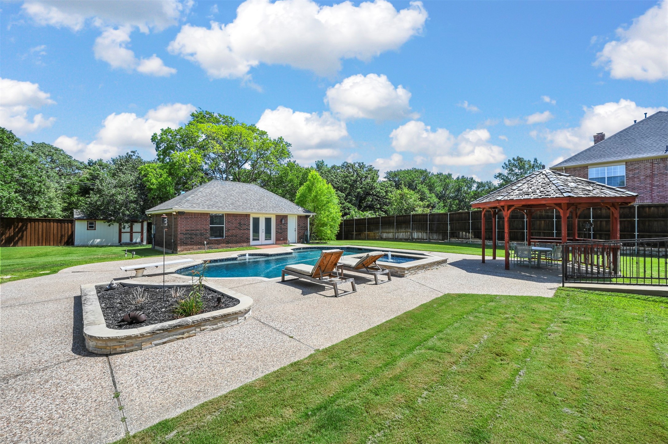 1808 Redwing Court