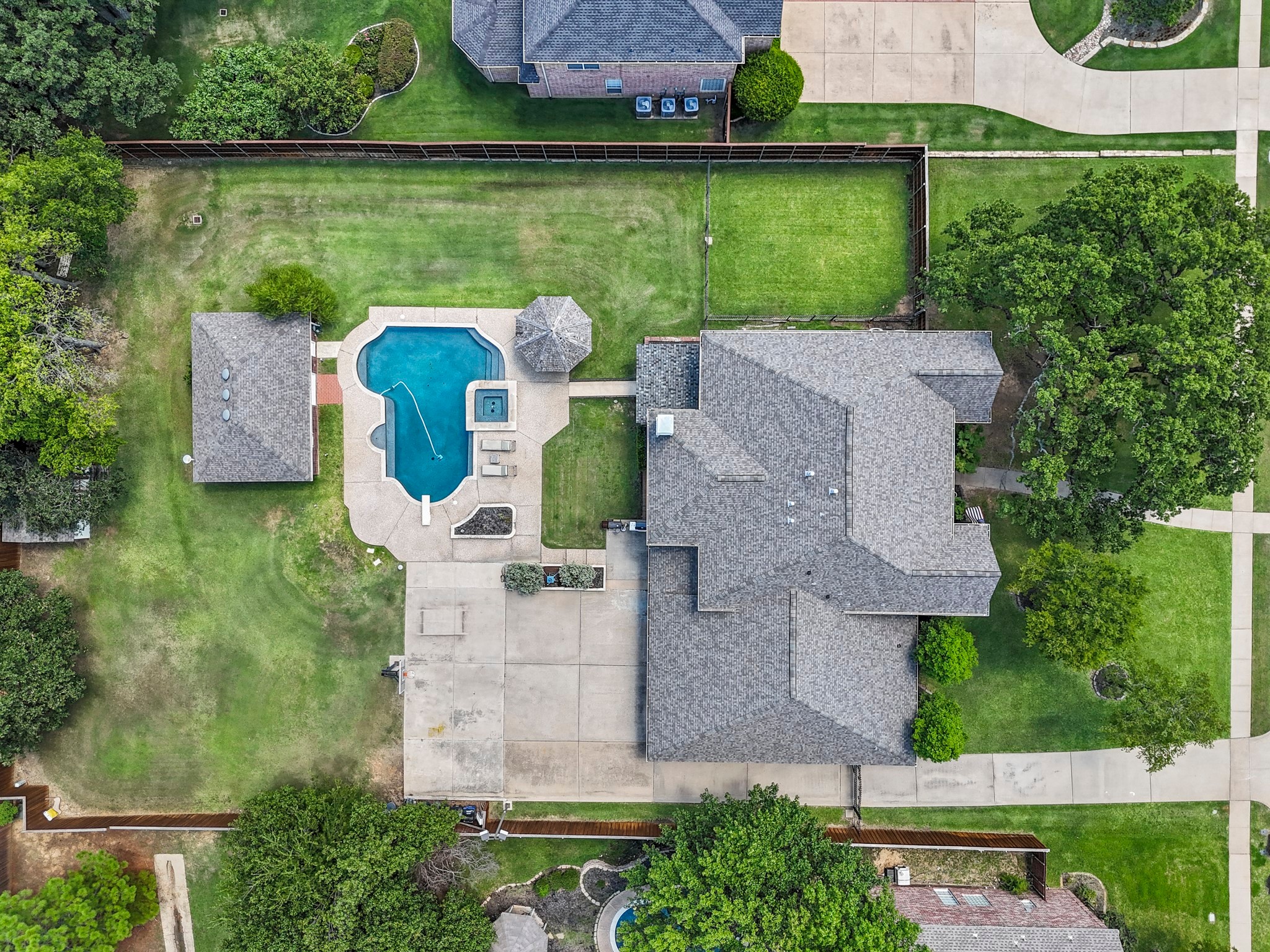 1808 Redwing Court